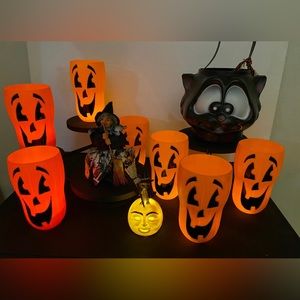 Pair of Plastic Blow Mold Halloween Jack-‘o-Lantern tumblers/cups (2 Cups)